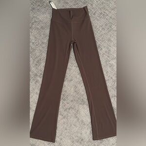 Vuori AllTheFeels™ Slim Flare